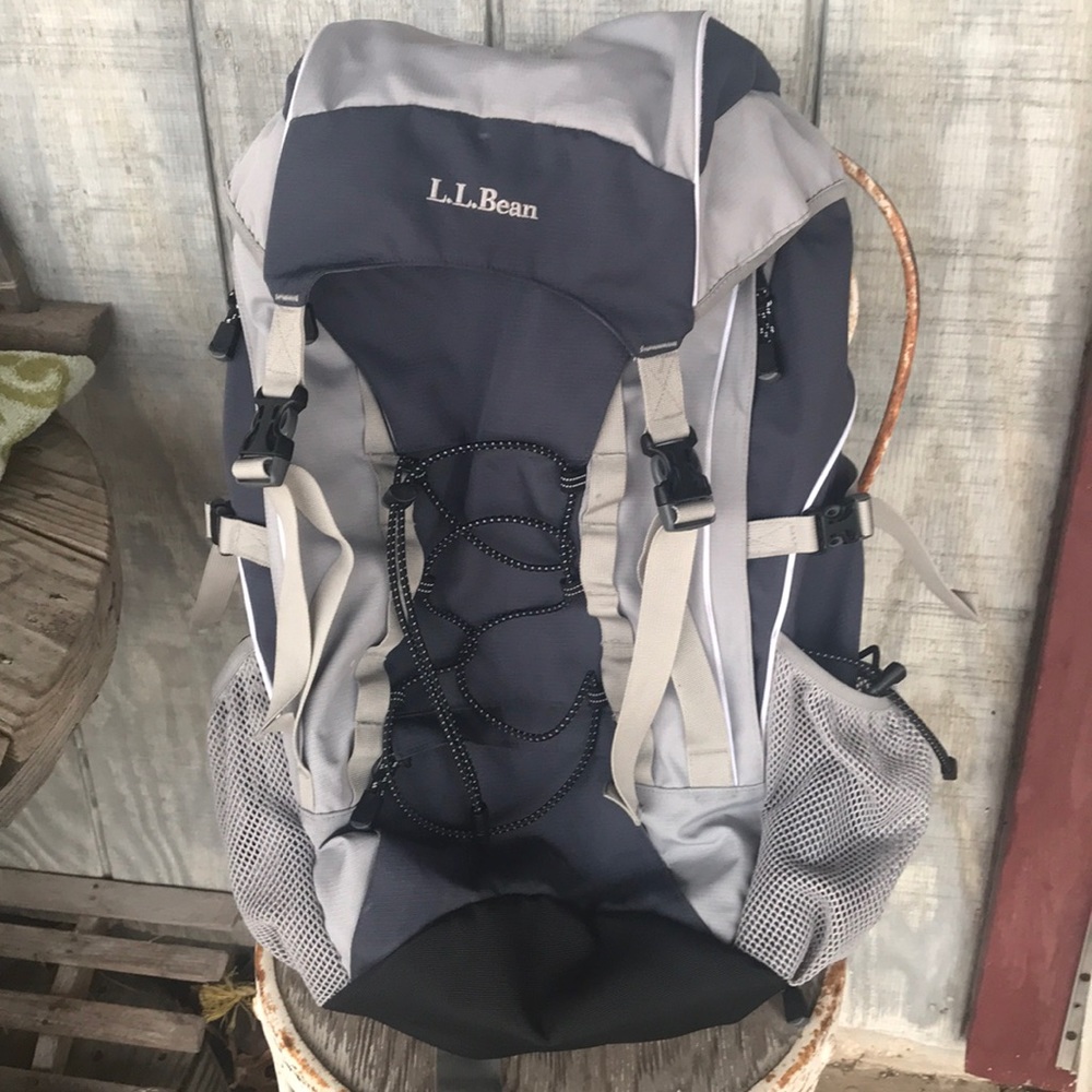 L.L. Bean women’s daypack backpack gray